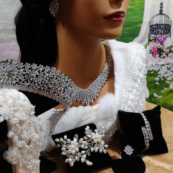 7pc. Unique One-Of-A-Kind Flower Tiara Bridal Set - Picture 10 of 13